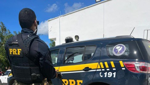 PRF apreende 3 Kg de cocaína durante fiscalização a ônibus em Alagoinhas (BA)