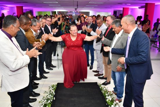 Iraci Gama – Secretária de Cultura, Esporte e Turismo de Alagoinhas – é homenageada com Sessão Solene na Câmara Municipal de Vereadores