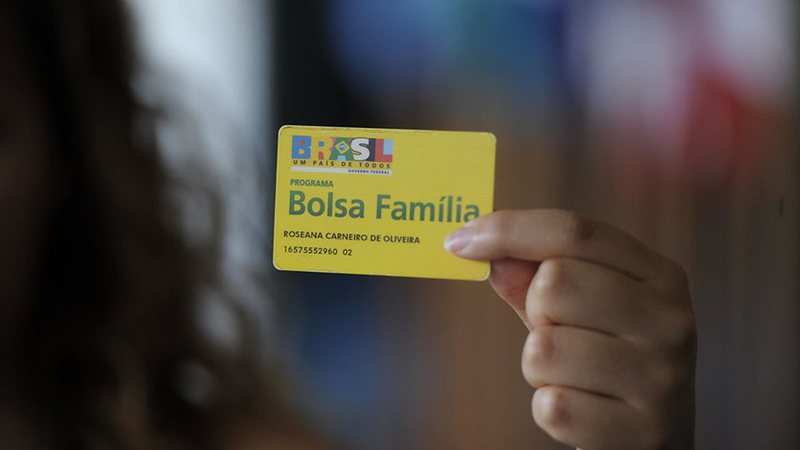 Saiba quantas famílias entraram no Bolsa Família desde recriação por Lula