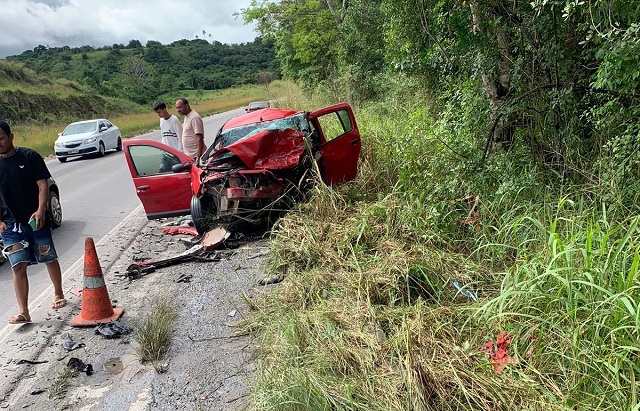 Acidente na BR-101 próximo de Alagoinhas deixa 3 pessoas mortas; entre elas uma criança de 3 anos