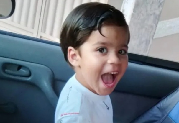 Criança de 3 anos morre ao se afogar em tanque de criação de peixes