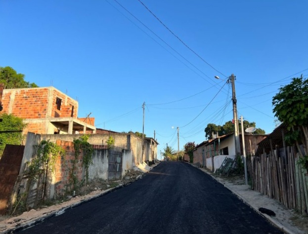 Infraestrutura: Prefeitura de Alagoinhas asfalta a rua Santa Inês, no Teresópolis