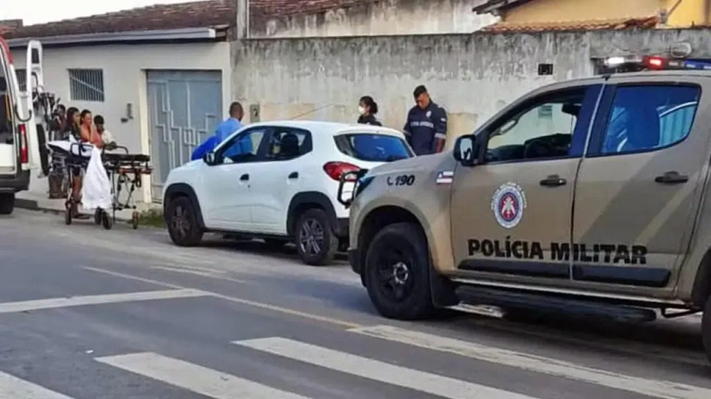 Alagoinhas: Menina de 4 anos morre após ser esquecida dentro de carro pelo pai