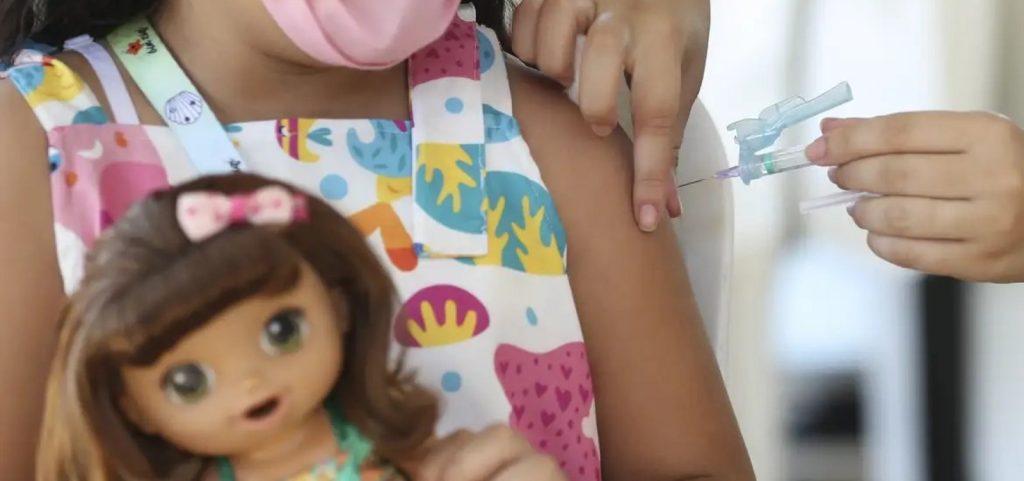 Senado aprova projeto que prevê vacinação em escolas públicas