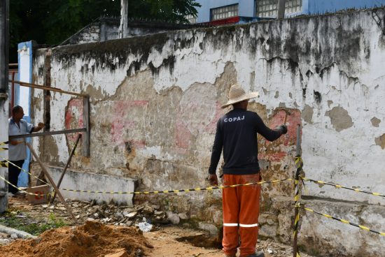Prefeitura de Alagoinhas inicia obra de reparo do muro da SESEP