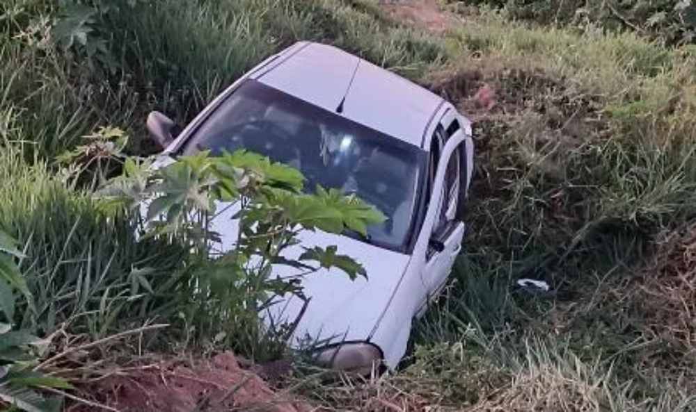 Alagoinhas: Acidente na BA-504 deixa duas pessoas feridas