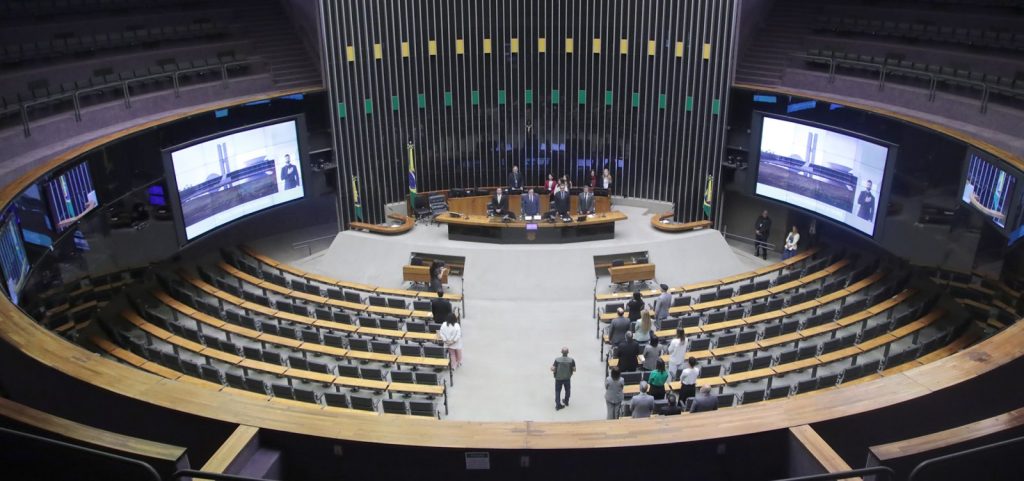 Após recesso parlamentar, Câmara retoma trabalhos nesta segunda-feira