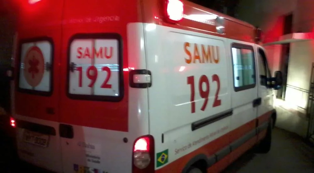 Motociclista fica ferido após colidir com cavalo solto em Alagoinhas