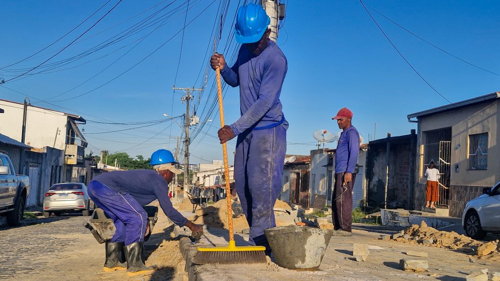 Prefeitura de Alagoinhas avança na requalificação da rua 14 de Janeiro, no bairro Santa Isabel